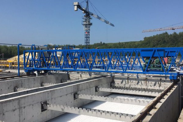 行车式刮泥机结构及工作原理介绍