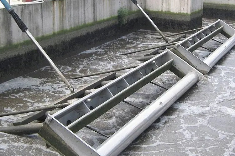 浮筒滗水器