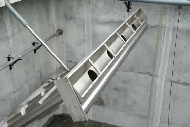 滗水器